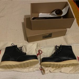 BRAND NEW black red wing boots, size US 9.5, EU 41